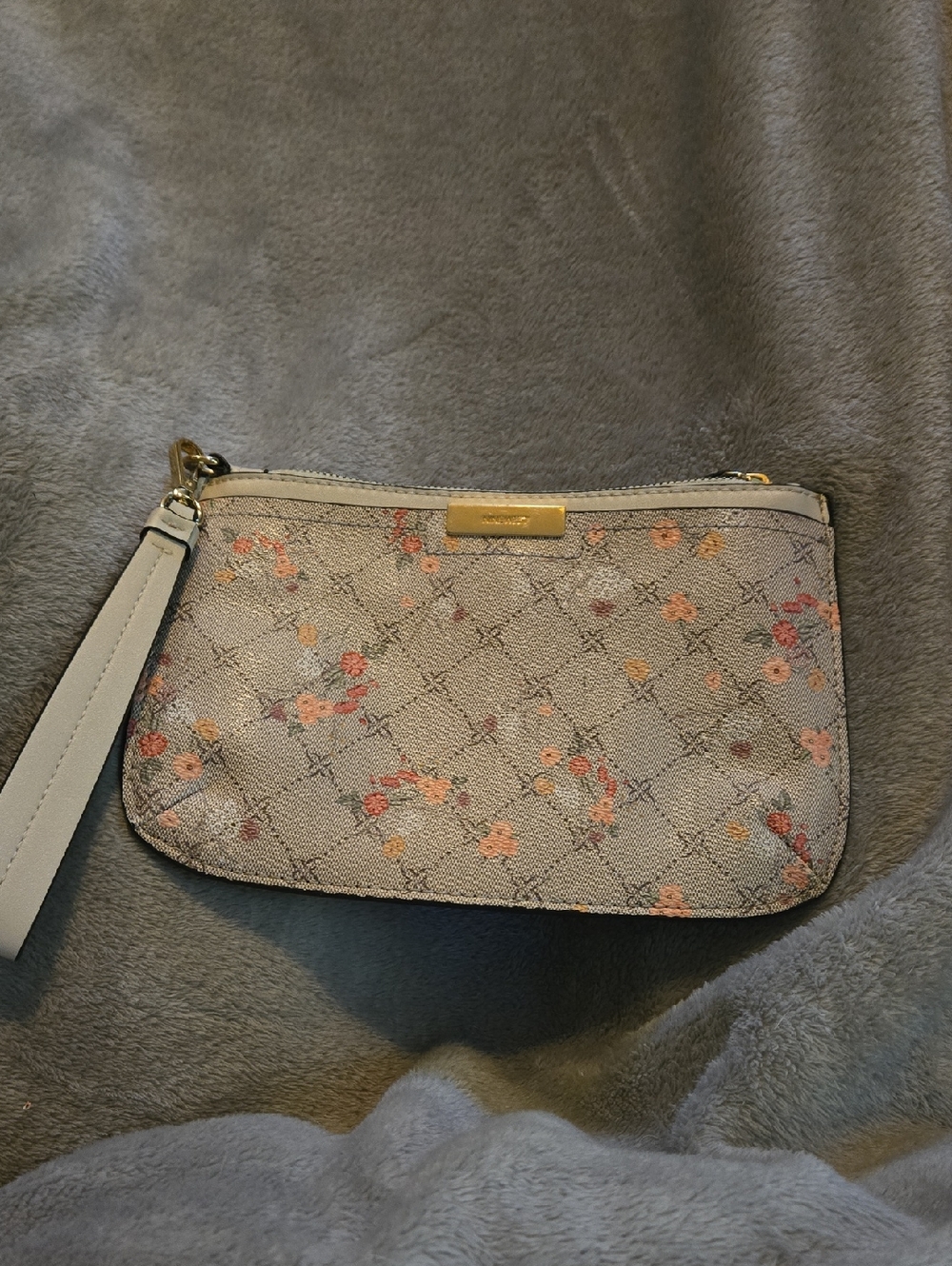 Nine West Gray Floral Wristlet with Gold Accent